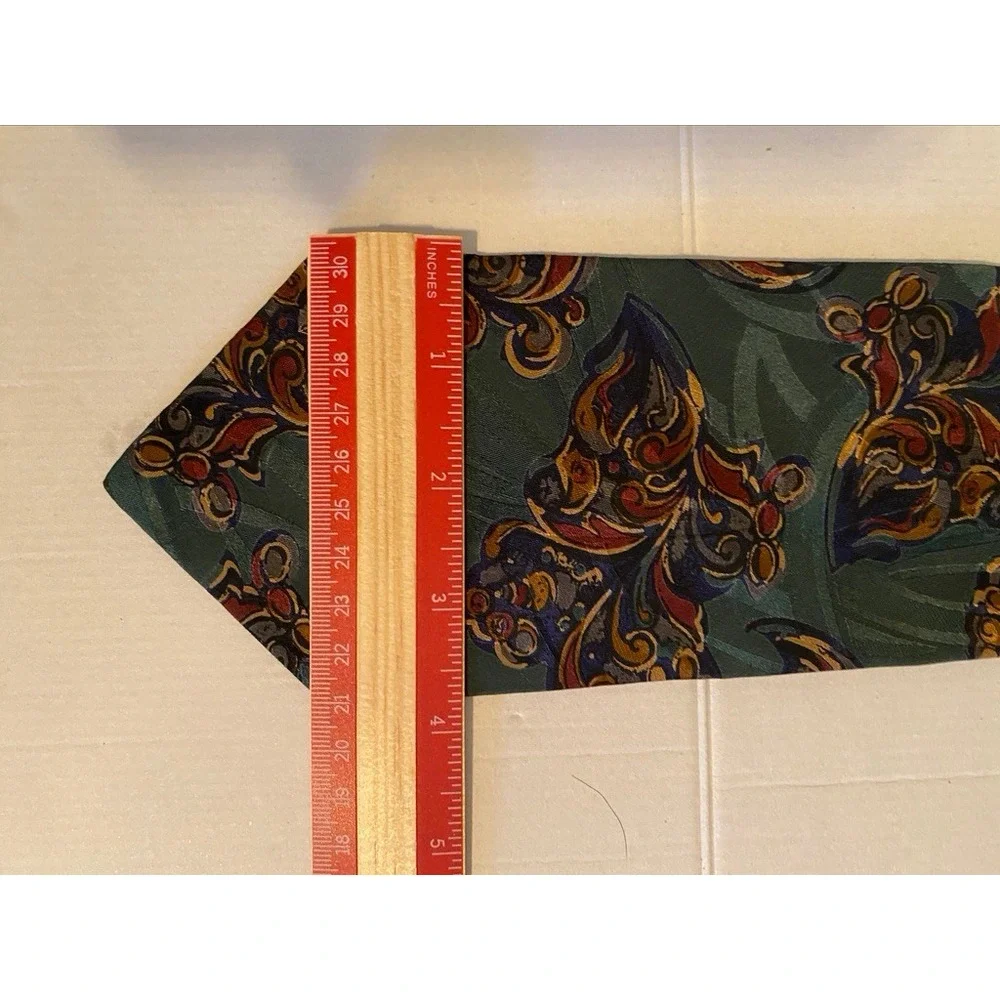 Ports International Mens Silk Tie Green Abstract Paisley Butterfly Hand Made